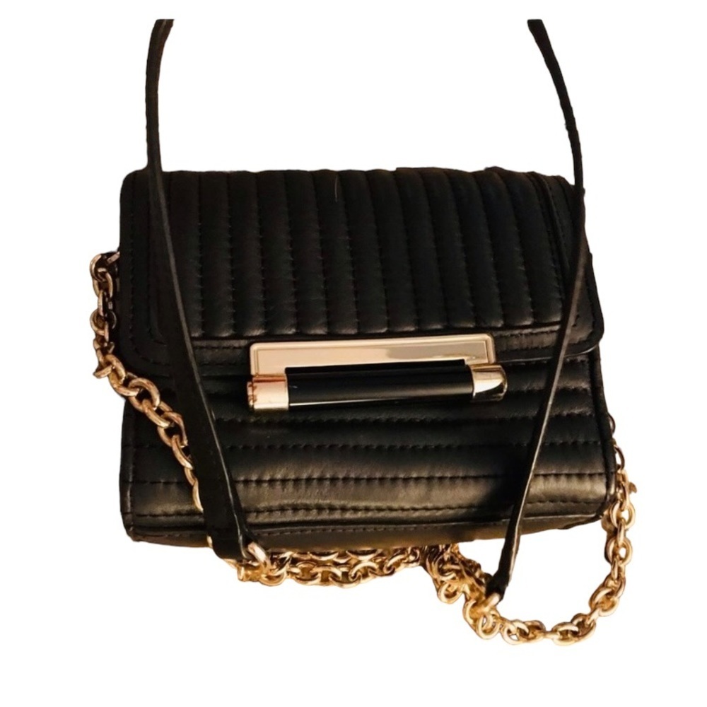 Diane Von Furstenberg DVF Black leather crossbody with gold chain very clean